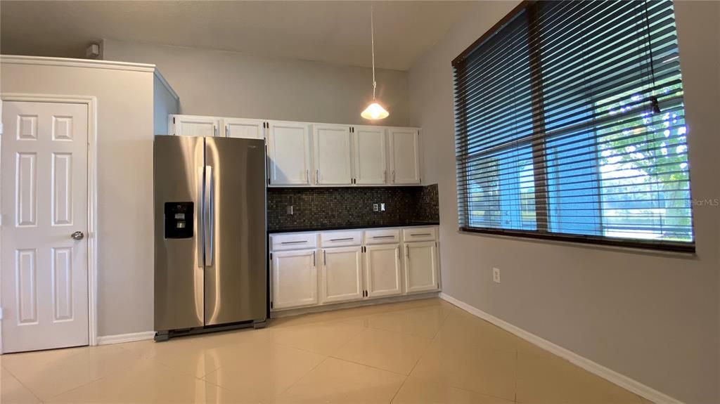 For Rent: $3,190 (4 beds, 3 baths, 2381 Square Feet)