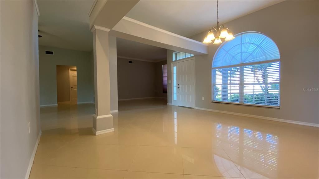 For Rent: $3,190 (4 beds, 3 baths, 2381 Square Feet)