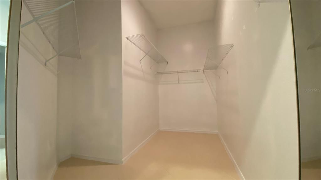 For Rent: $3,190 (4 beds, 3 baths, 2381 Square Feet)