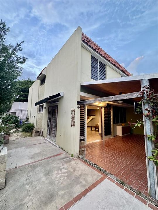 На продажу: $465,000 (5 спален, 3 ванн, 1886 Квадратных фут)