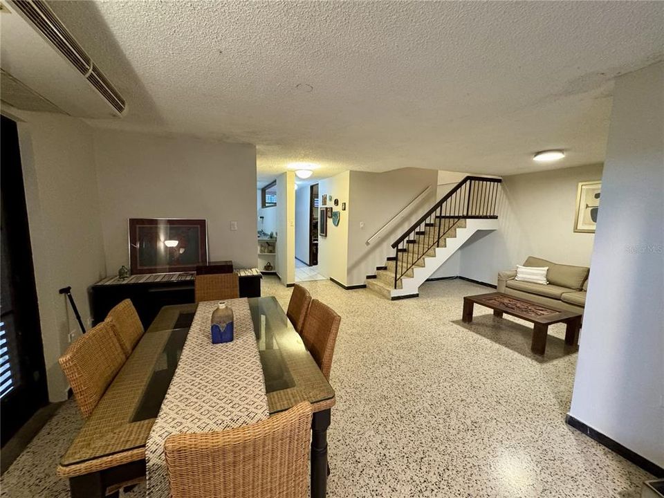 На продажу: $465,000 (5 спален, 3 ванн, 1886 Квадратных фут)