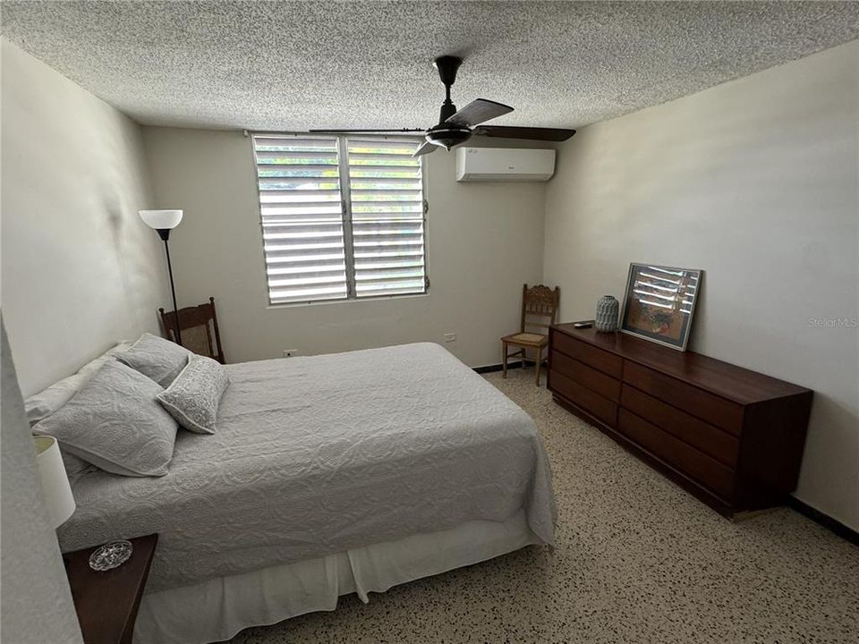 На продажу: $465,000 (5 спален, 3 ванн, 1886 Квадратных фут)