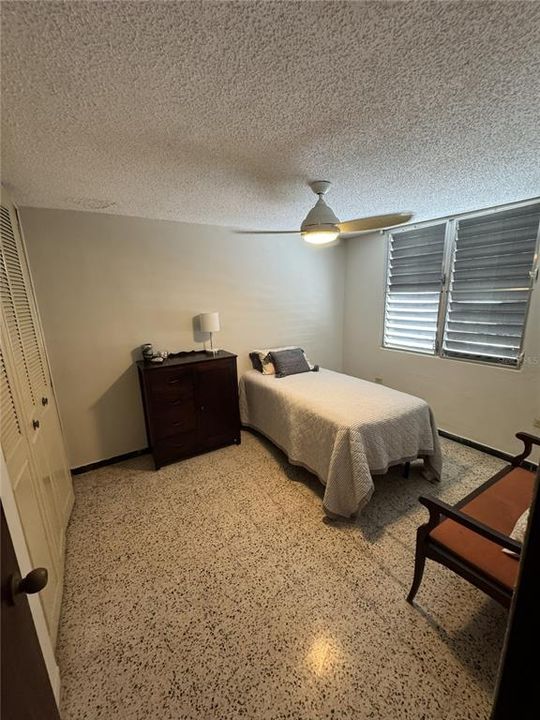 На продажу: $465,000 (5 спален, 3 ванн, 1886 Квадратных фут)