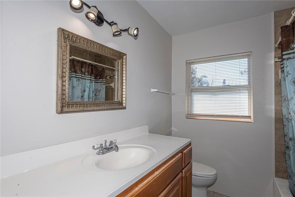 出租: $1,995 (3 贝兹, 1 浴室, 1199 平方英尺)