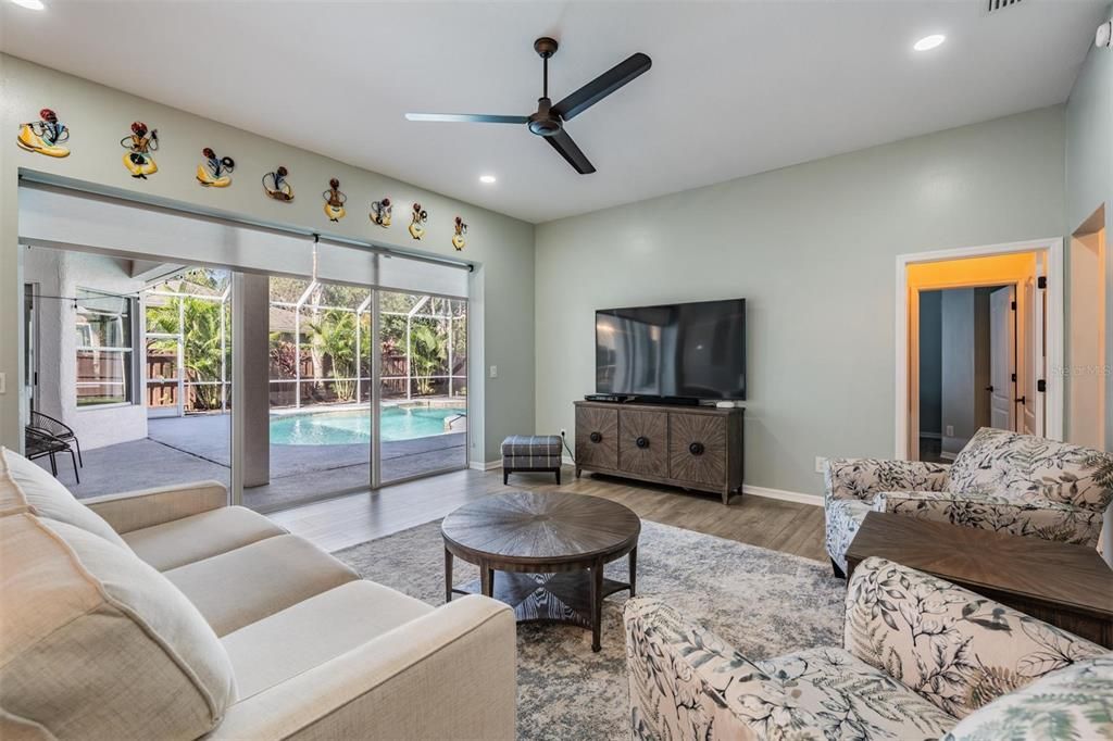 待售: $999,500 (4 贝兹, 3 浴室, 2641 平方英尺)