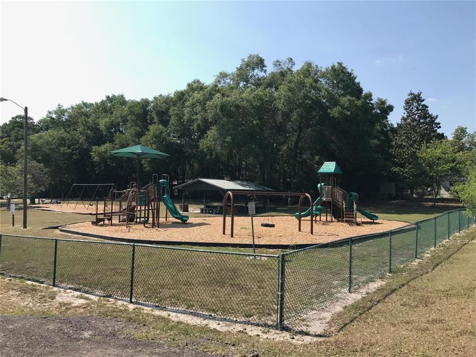 出租: $700 (3 贝兹, 3 浴室, 1953 平方英尺)