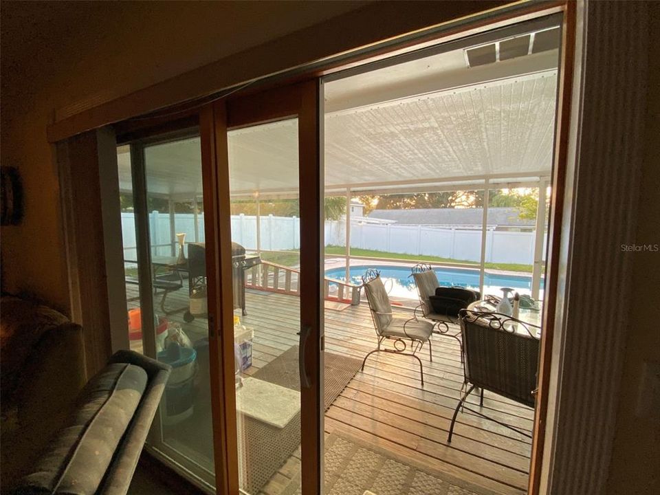 For Sale: $499,000 (4 beds, 2 baths, 2400 Square Feet)