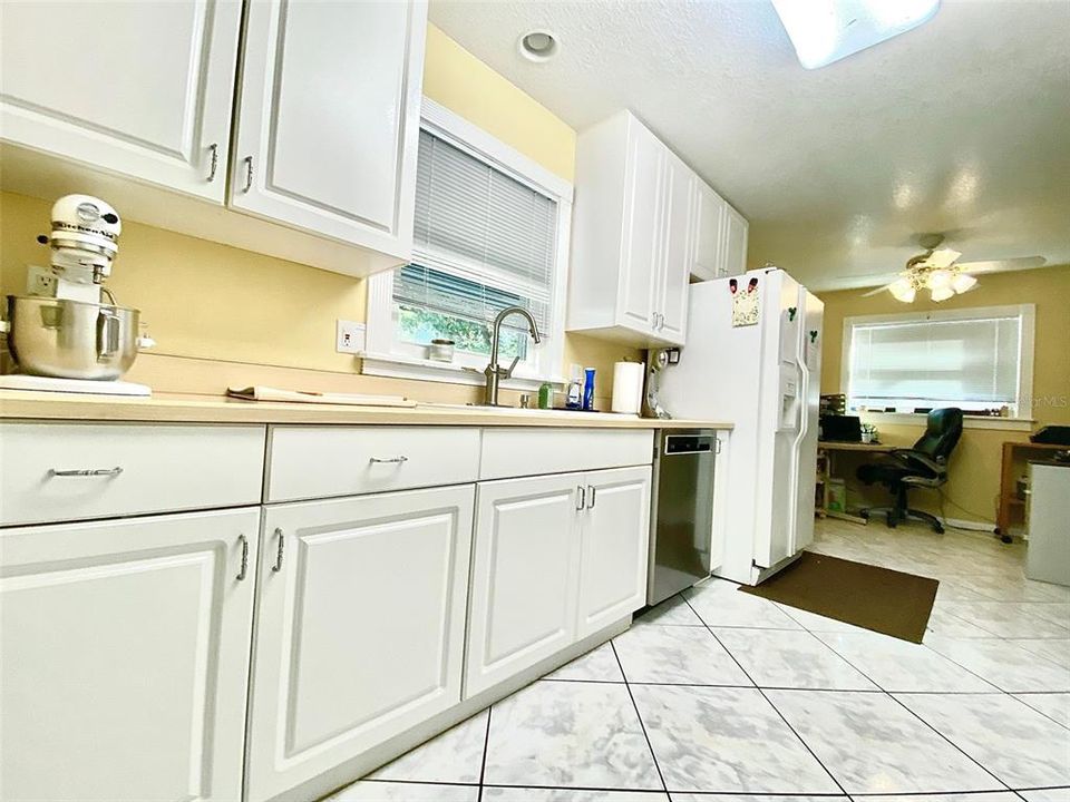 For Sale: $499,000 (4 beds, 2 baths, 2400 Square Feet)