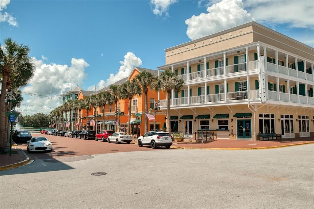 For Sale: $290,000 (1 beds, 1 baths, 837 Square Feet)