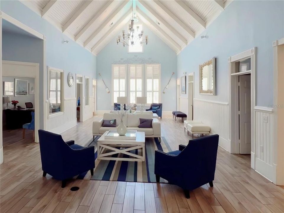 For Sale: $290,000 (1 beds, 1 baths, 837 Square Feet)