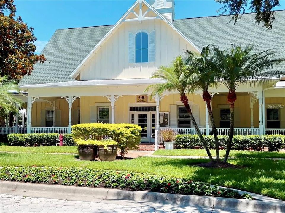 For Sale: $290,000 (1 beds, 1 baths, 837 Square Feet)