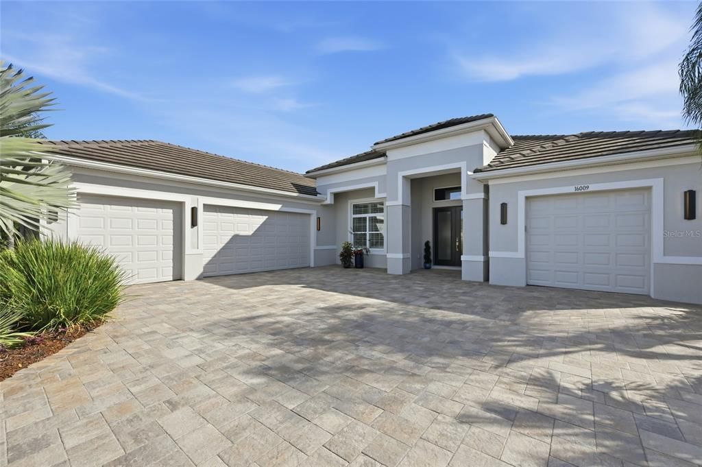 For Sale: $1,295,000 (4 beds, 3 baths, 2762 Square Feet)