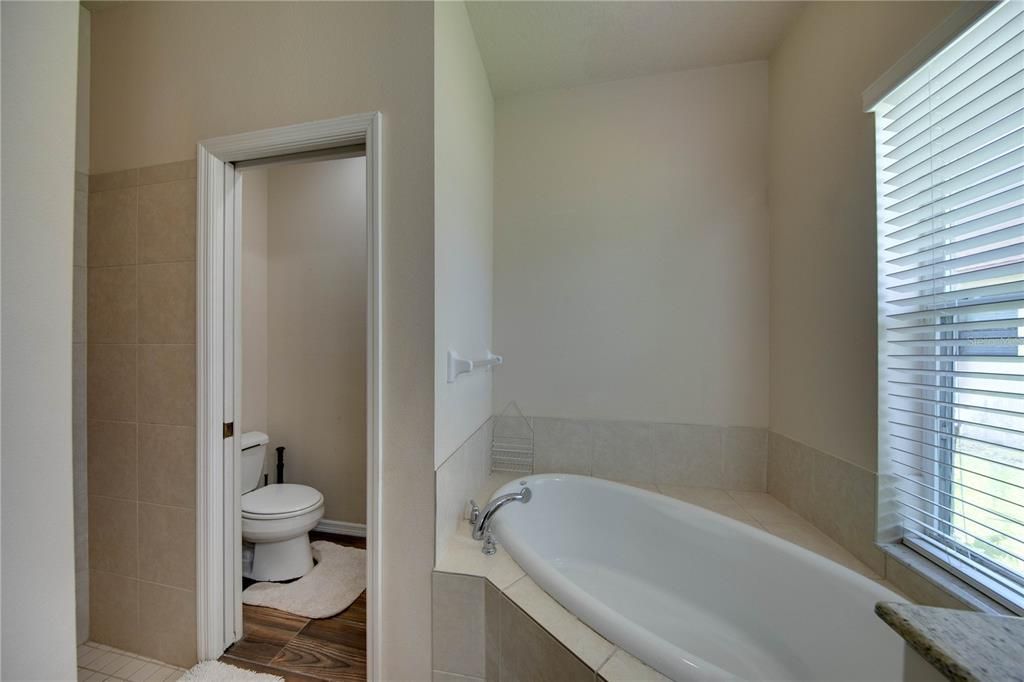 For Rent: $3,800 (4 beds, 3 baths, 2073 Square Feet)