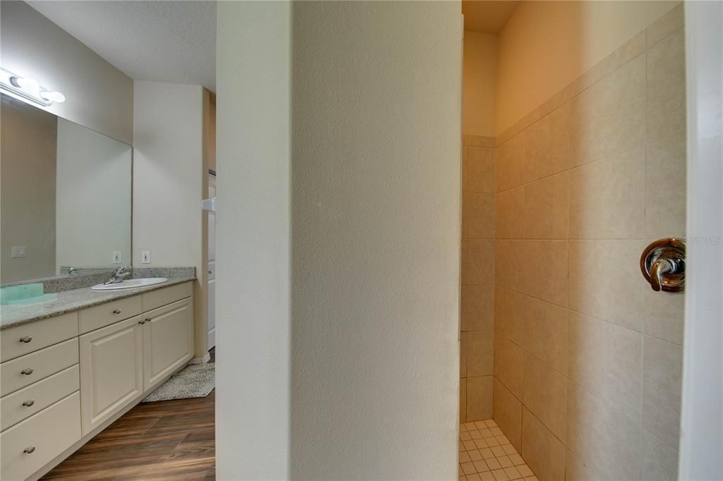 For Rent: $3,800 (4 beds, 3 baths, 2073 Square Feet)