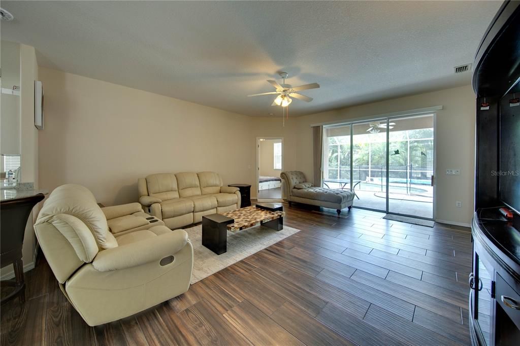 For Rent: $3,800 (4 beds, 3 baths, 2073 Square Feet)