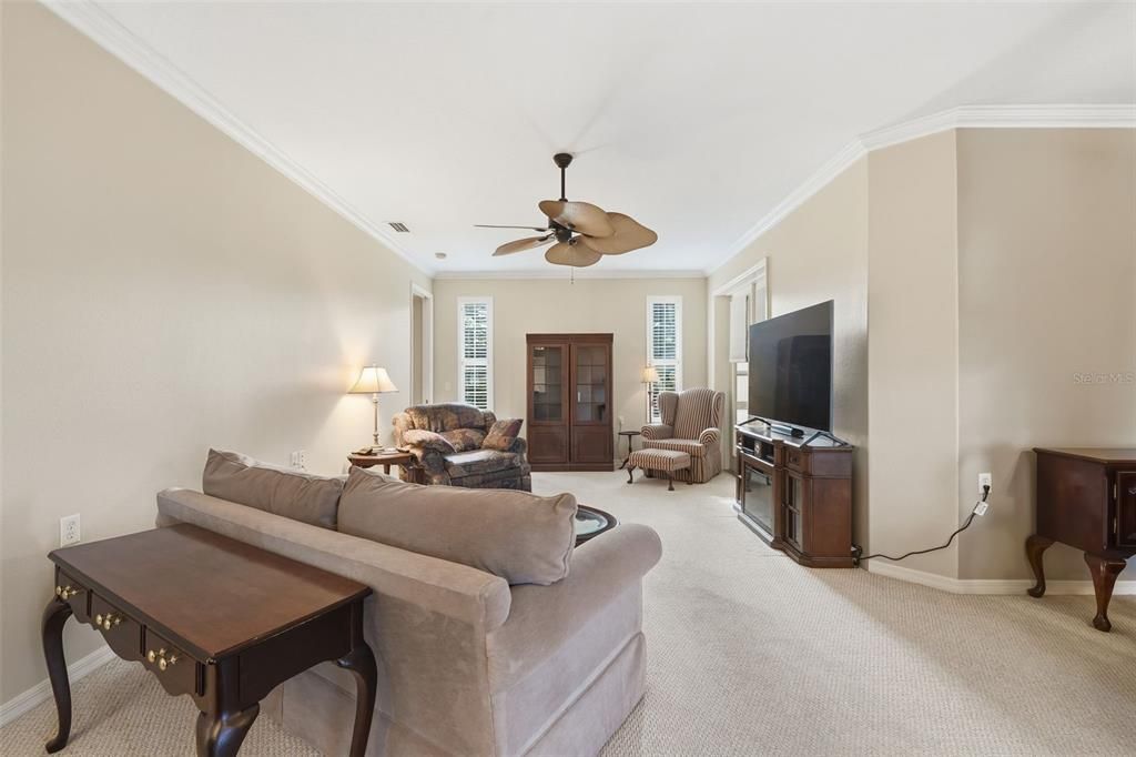 For Sale: $289,000 (2 beds, 2 baths, 1307 Square Feet)