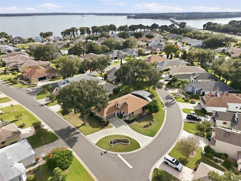 For Sale: $289,000 (2 beds, 2 baths, 1307 Square Feet)