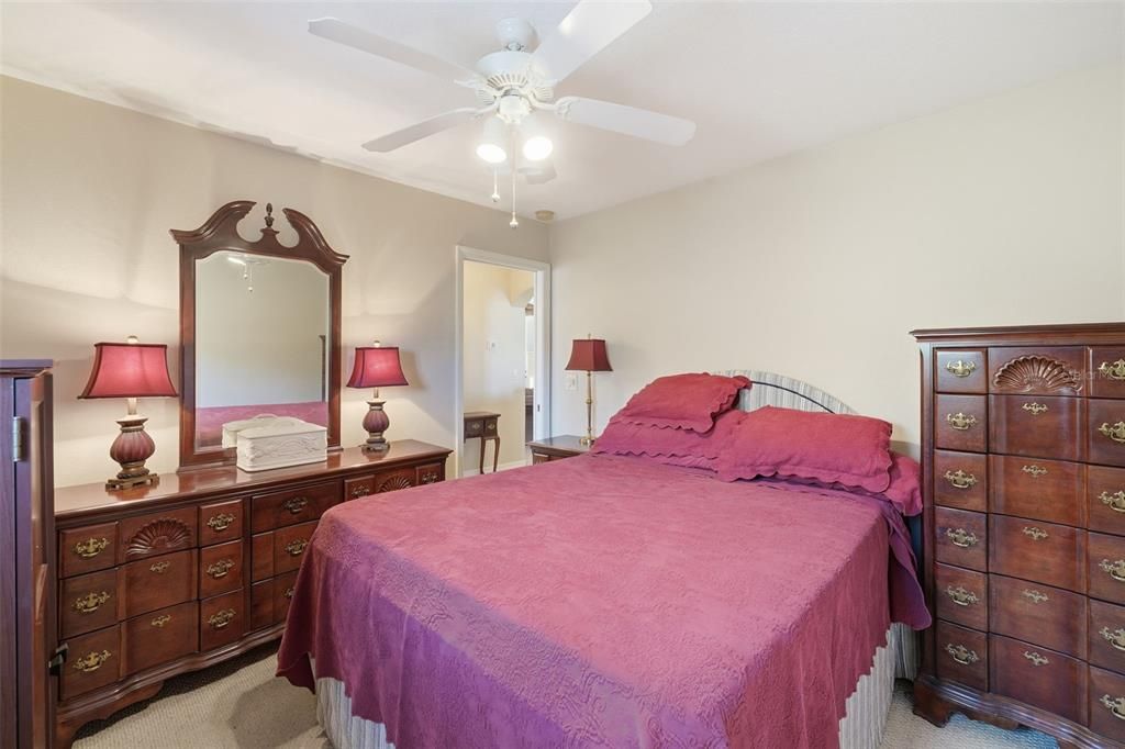 For Sale: $289,000 (2 beds, 2 baths, 1307 Square Feet)