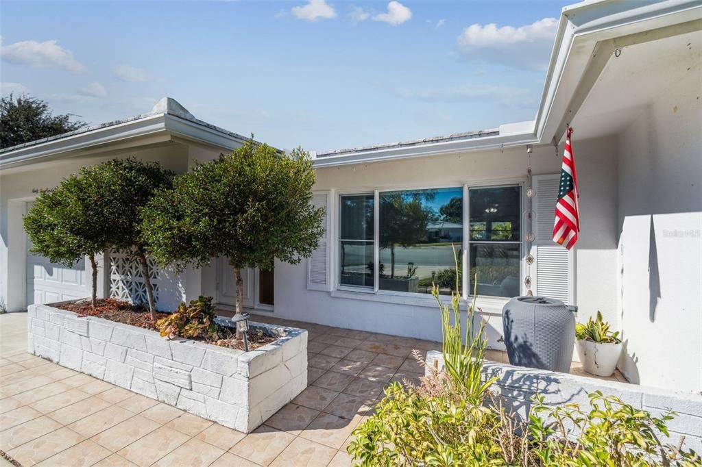 Active With Contract: $300,000 (3 beds, 2 baths, 1587 Square Feet)