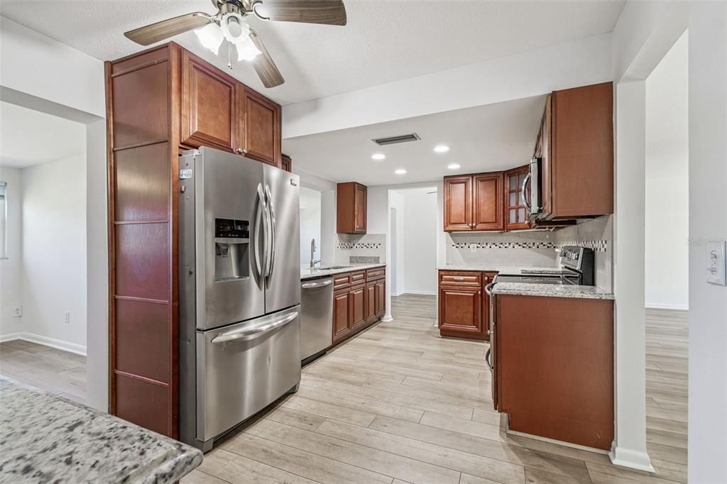 Active With Contract: $300,000 (3 beds, 2 baths, 1587 Square Feet)