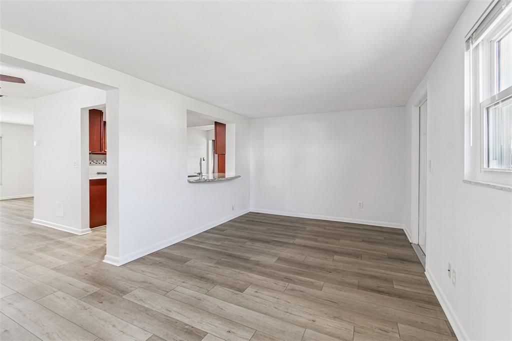 Active With Contract: $300,000 (3 beds, 2 baths, 1587 Square Feet)