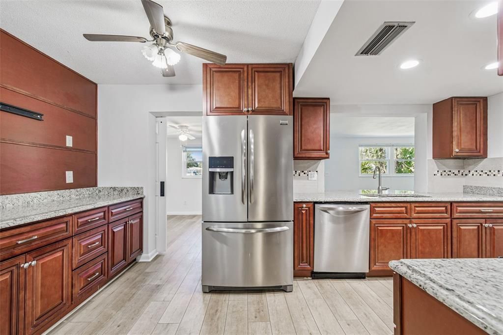 Active With Contract: $300,000 (3 beds, 2 baths, 1587 Square Feet)