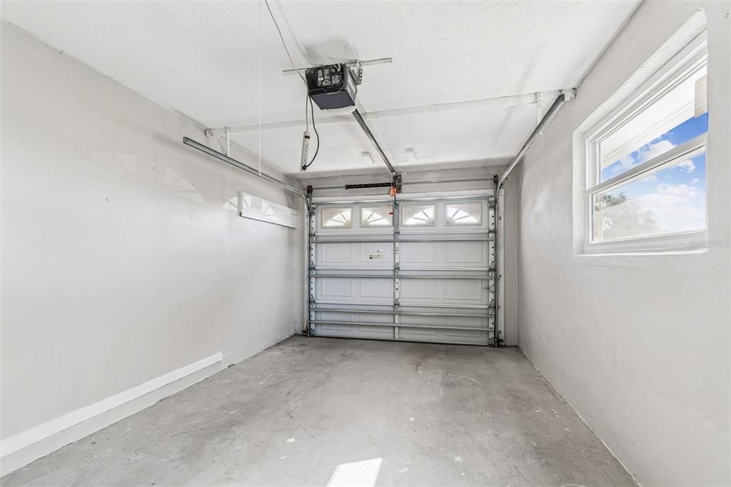 Active With Contract: $300,000 (3 beds, 2 baths, 1587 Square Feet)