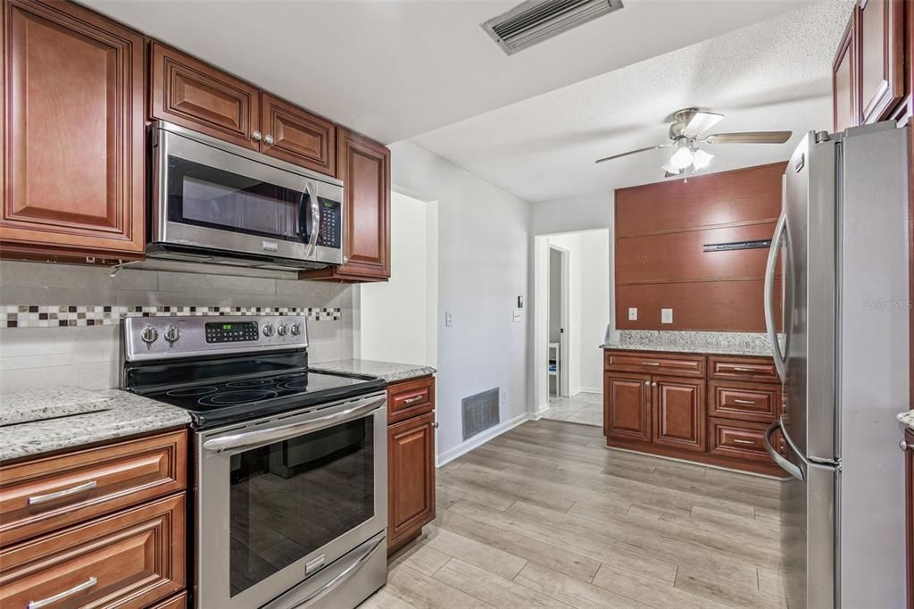 Active With Contract: $300,000 (3 beds, 2 baths, 1587 Square Feet)