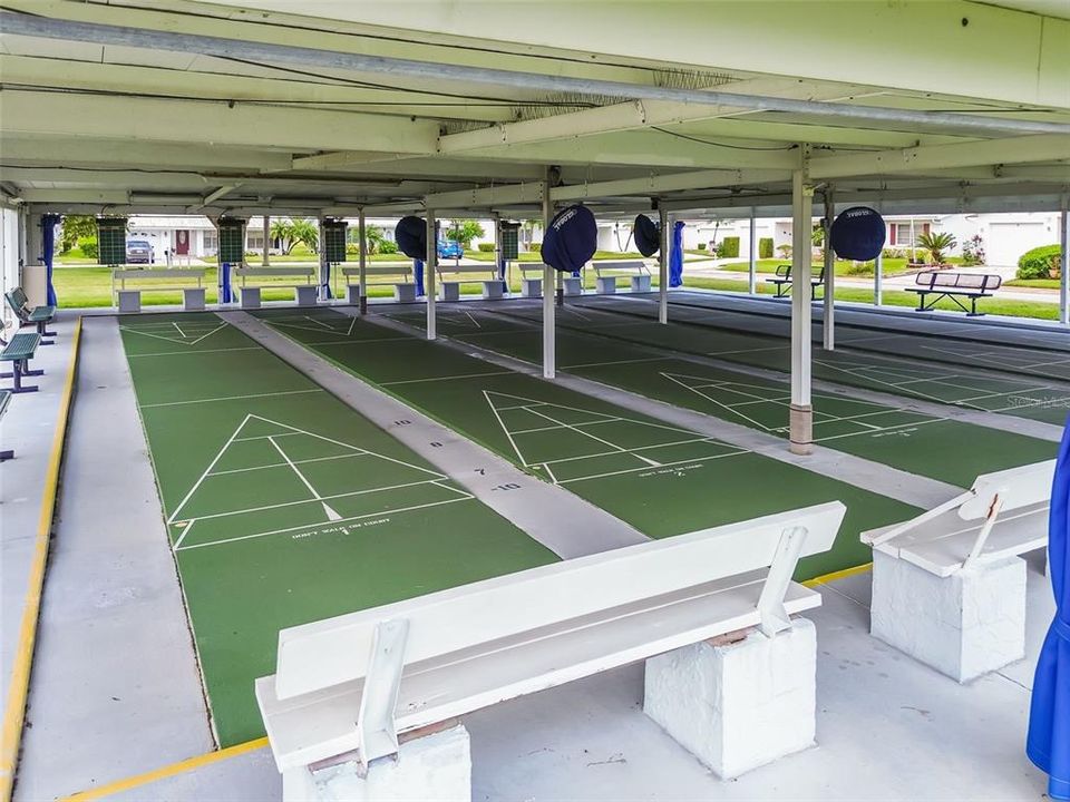 Active With Contract: $300,000 (3 beds, 2 baths, 1587 Square Feet)