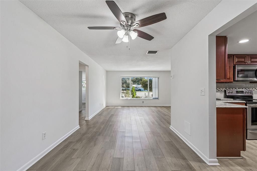 Active With Contract: $300,000 (3 beds, 2 baths, 1587 Square Feet)