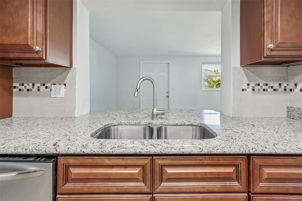 Active With Contract: $300,000 (3 beds, 2 baths, 1587 Square Feet)