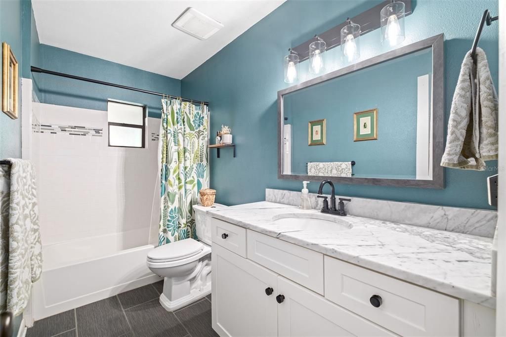 合同活跃: $499,000 (3 贝兹, 2 浴室, 1573 平方英尺)