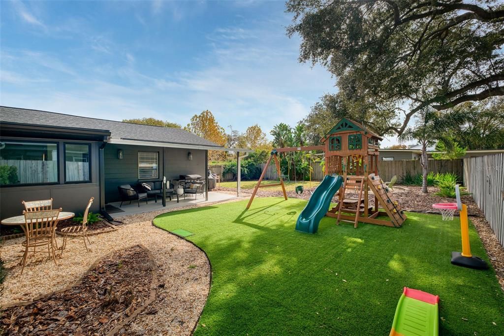 合同活跃: $499,000 (3 贝兹, 2 浴室, 1573 平方英尺)