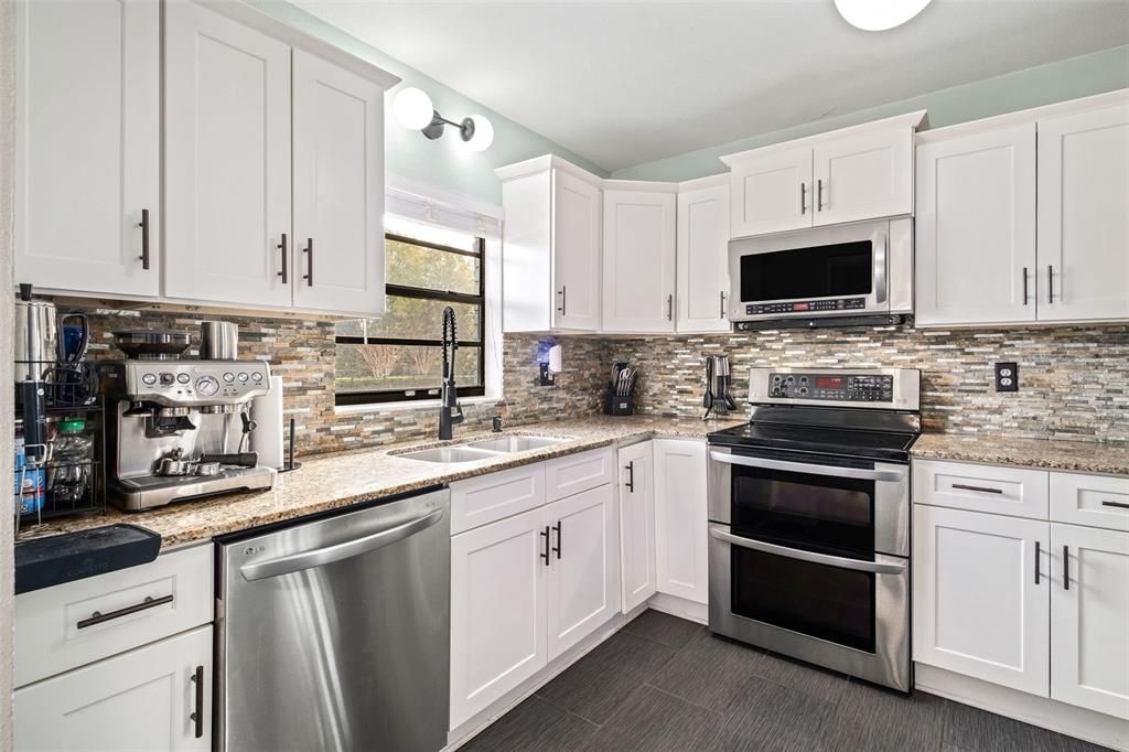 合同活跃: $499,000 (3 贝兹, 2 浴室, 1573 平方英尺)