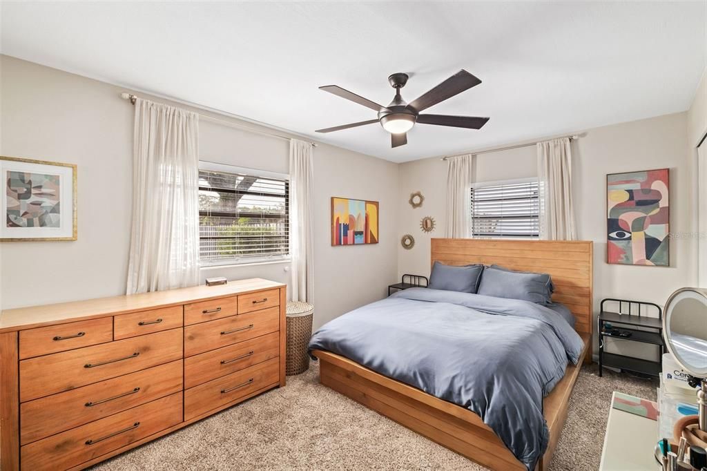 合同活跃: $499,000 (3 贝兹, 2 浴室, 1573 平方英尺)