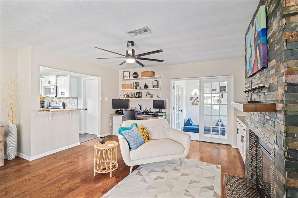 合同活跃: $499,000 (3 贝兹, 2 浴室, 1573 平方英尺)