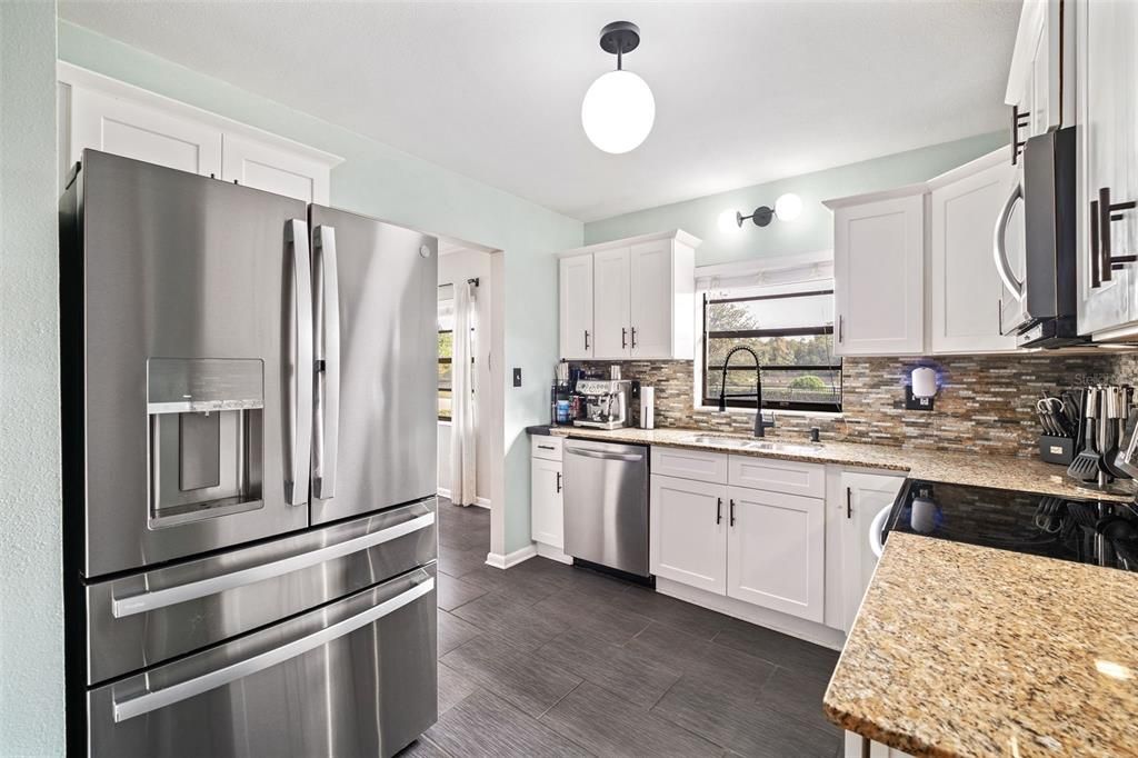 合同活跃: $499,000 (3 贝兹, 2 浴室, 1573 平方英尺)