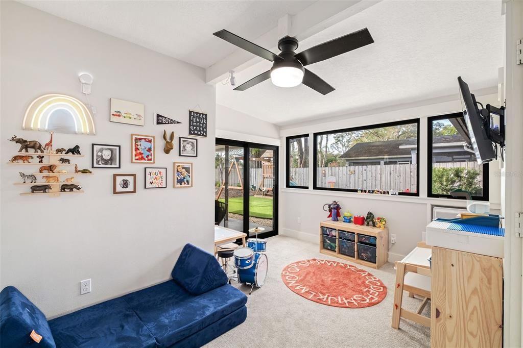 合同活跃: $499,000 (3 贝兹, 2 浴室, 1573 平方英尺)