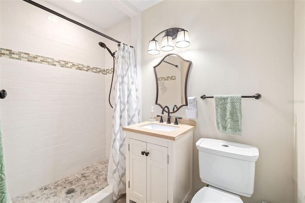 合同活跃: $499,000 (3 贝兹, 2 浴室, 1573 平方英尺)