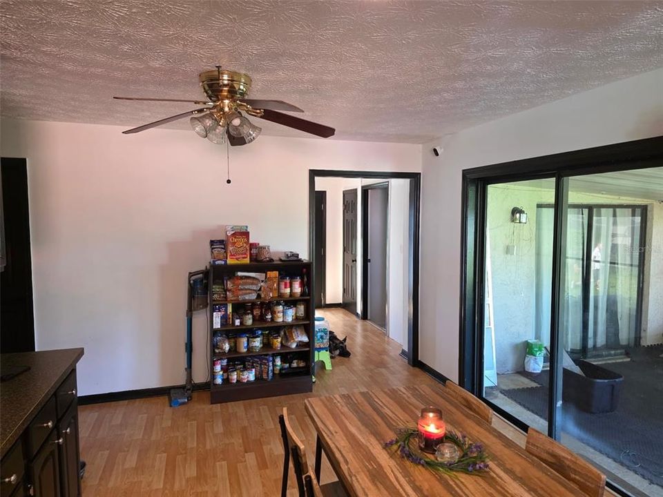 En Venta: $320,000 (3 camas, 2 baños, 1206 Pies cuadrados)