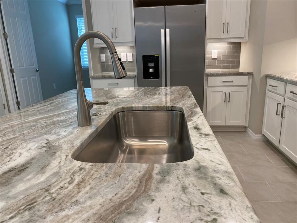 出租: $3,595 (3 贝兹, 2 浴室, 1603 平方英尺)