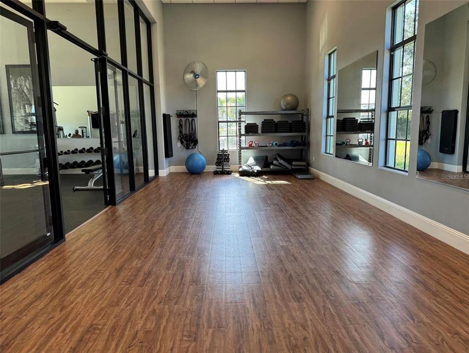 出租: $3,595 (3 贝兹, 2 浴室, 1603 平方英尺)