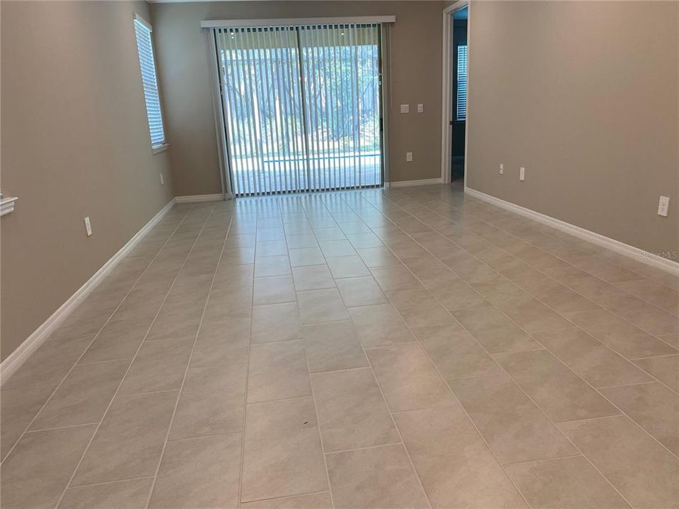 出租: $3,595 (3 贝兹, 2 浴室, 1603 平方英尺)