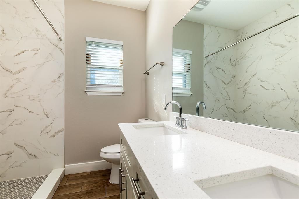 Под контрактом: $302,900 (3 спален, 2 ванн, 1375 Квадратных фут)