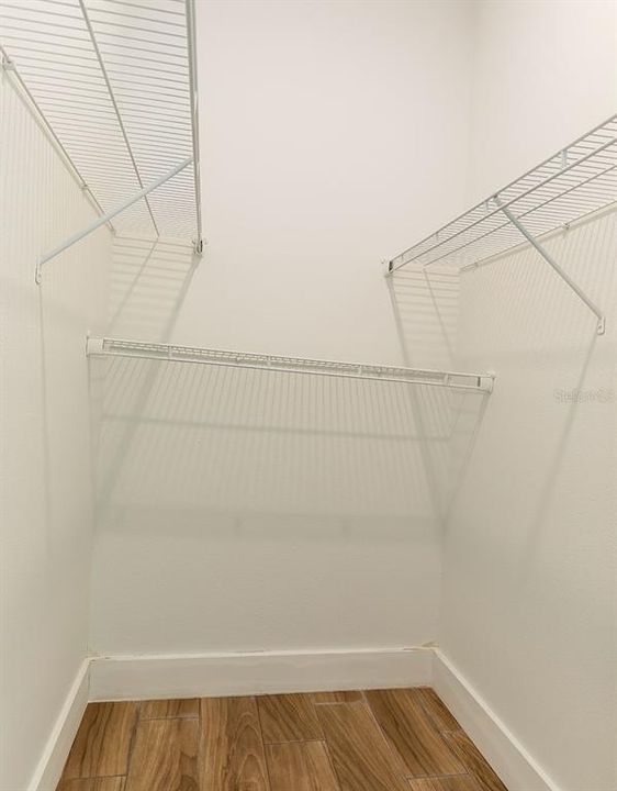 Под контрактом: $302,900 (3 спален, 2 ванн, 1375 Квадратных фут)