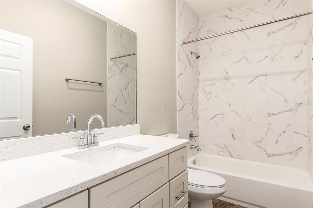 Под контрактом: $302,900 (3 спален, 2 ванн, 1375 Квадратных фут)