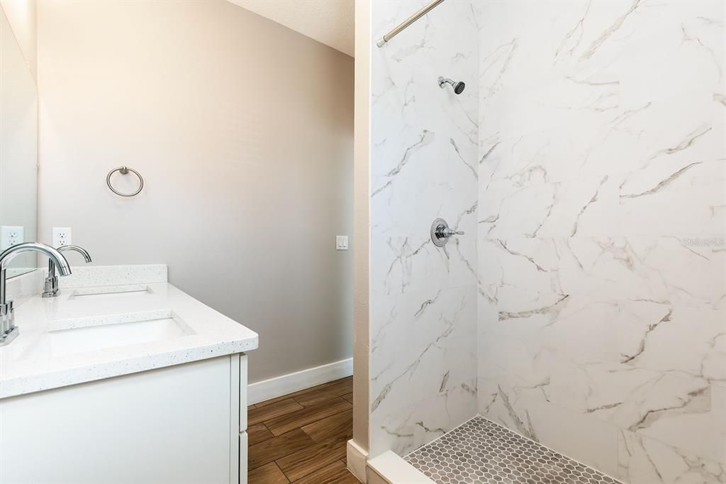 Под контрактом: $302,900 (3 спален, 2 ванн, 1375 Квадратных фут)