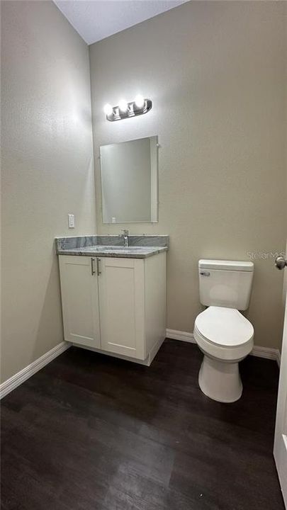 En Venta: $285,000 (3 camas, 3 baños, 1934 Pies cuadrados)