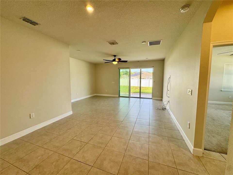 For Rent: $2,675 (4 beds, 2 baths, 2234 Square Feet)