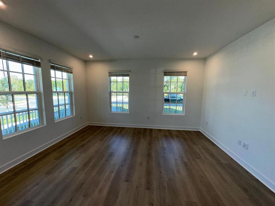 For Rent: $4,200 (3 beds, 2 baths, 1843 Square Feet)